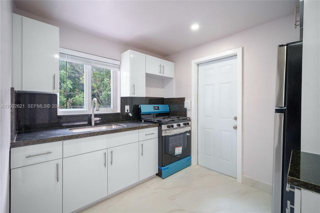 2456 Jackson St 1, Hollywood, FL 33020