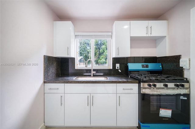 2456 Jackson St 1, Hollywood, FL 33020