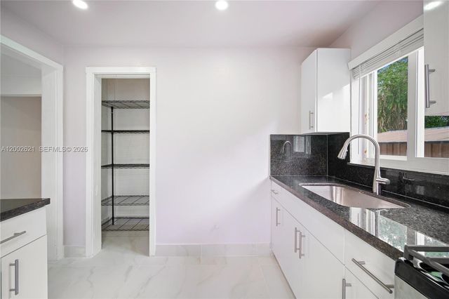 2456 Jackson St 1, Hollywood, FL 33020