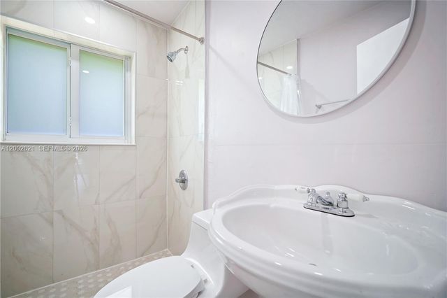 2456 Jackson St 1, Hollywood, FL 33020