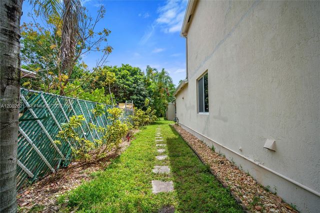 2456 Jackson St 1, Hollywood, FL 33020