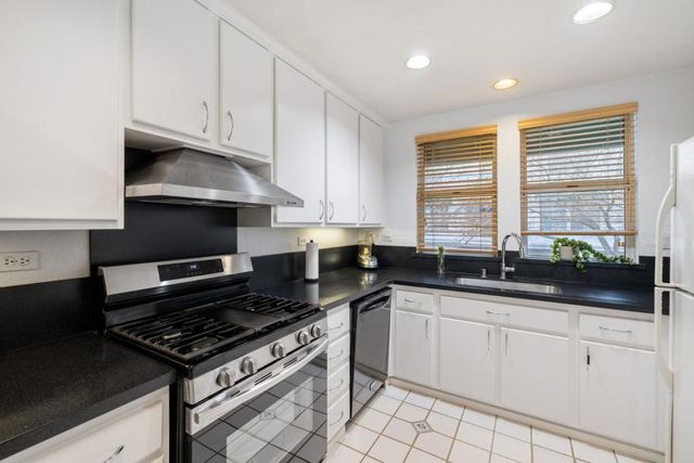 425 Navaro Way 108, San Jose, CA 95134