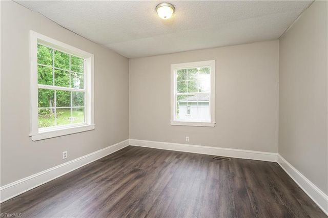 603 Edgewood Avenue, Thomasville, NC 27360