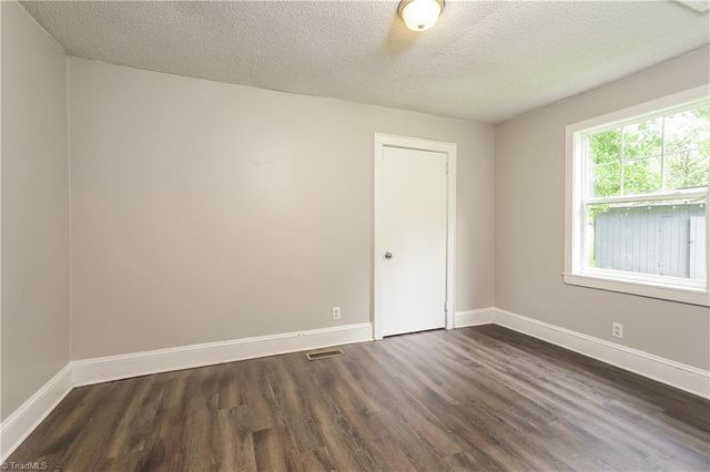 603 Edgewood Avenue, Thomasville, NC 27360