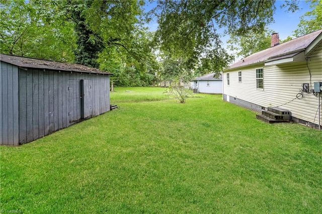 603 Edgewood Avenue, Thomasville, NC 27360