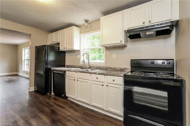 603 Edgewood Avenue, Thomasville, NC 27360