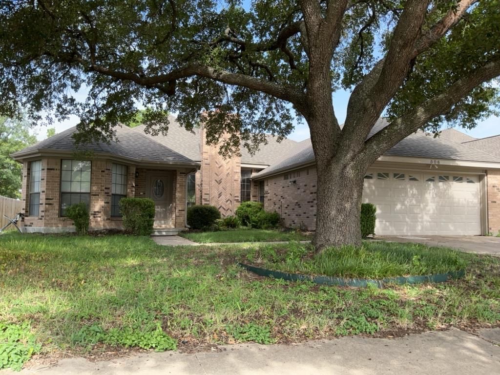 506 Meadow Creek DR, Pflugerville, TX 78660