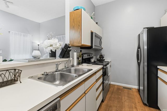 1922 E Bay Pointe Drive, Bloomington, IN 47401