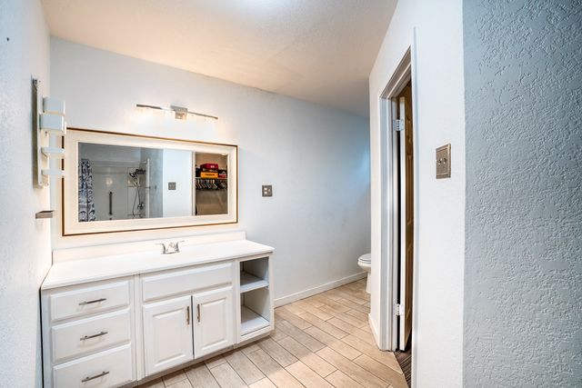1107 Donna Kay Dr, Kerrville, TX 78028