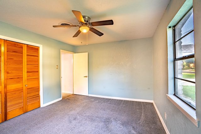 1107 Donna Kay Dr, Kerrville, TX 78028