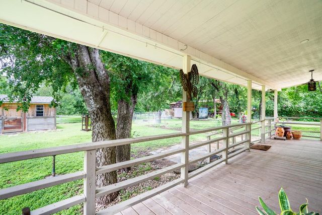 1107 Donna Kay Dr, Kerrville, TX 78028