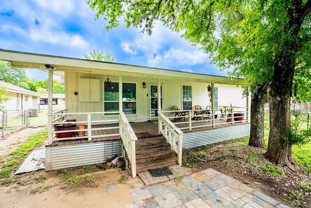 1107 Donna Kay Dr, Kerrville, TX 78028