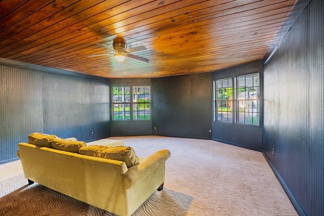 1107 Donna Kay Dr, Kerrville, TX 78028