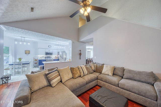 8404 Mecklenburg Court, Knoxville, TN 37923