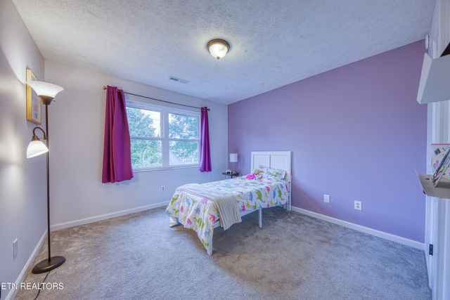 8404 Mecklenburg Court, Knoxville, TN 37923