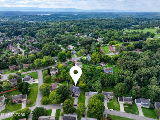 8404 Mecklenburg Court, Knoxville, TN 37923