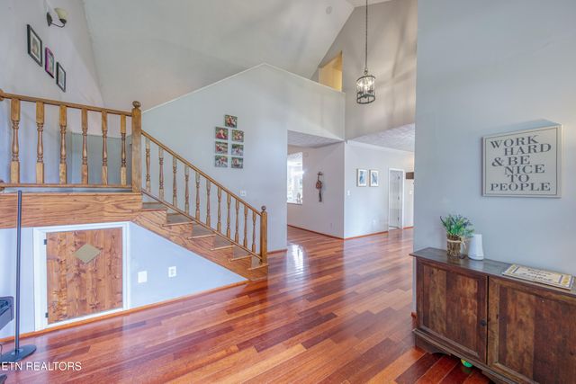 8404 Mecklenburg Court, Knoxville, TN 37923