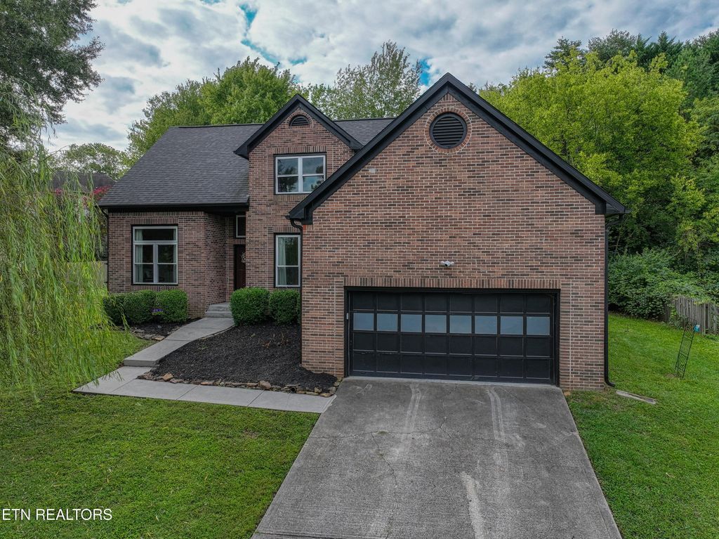 8404 Mecklenburg Court, Knoxville, TN 37923