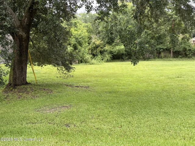E Diamondhead Drive, Diamondhead, MS 39525