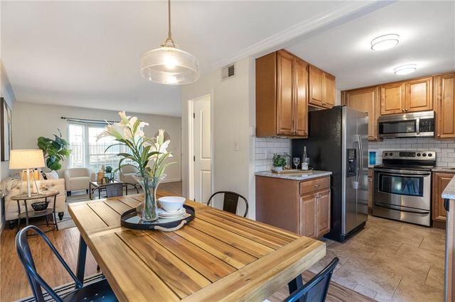 136 Peachtree Memorial NW Drive RI2, Atlanta, GA 30309