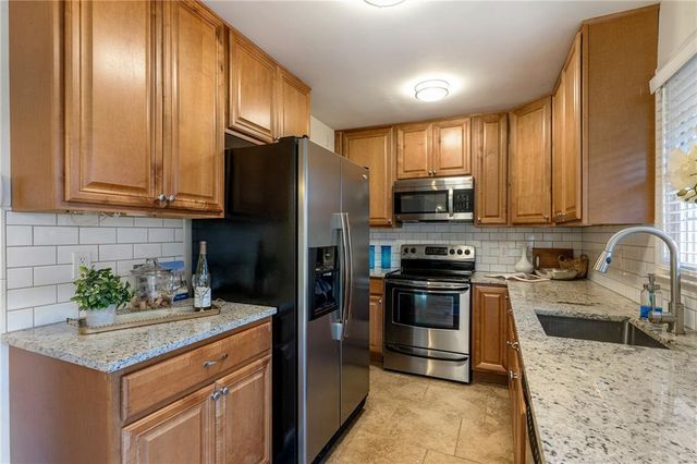 136 Peachtree Memorial NW Drive RI2, Atlanta, GA 30309