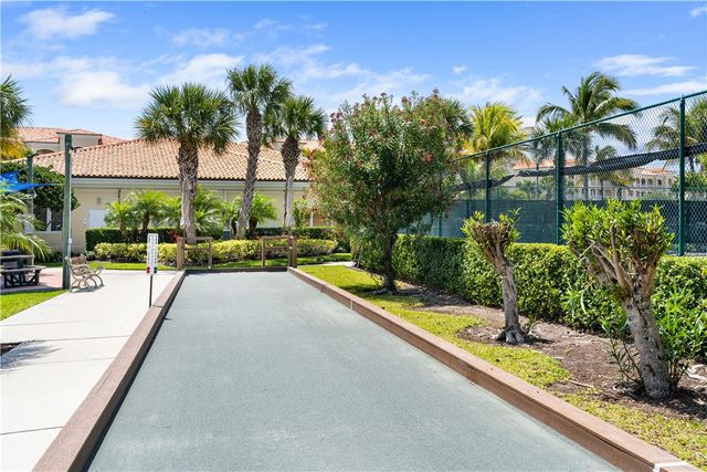 11 Harbour Isle Drive W 203, Hutchinson Island, FL 34949