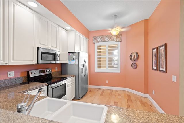 11 Harbour Isle Drive W 203, Hutchinson Island, FL 34949