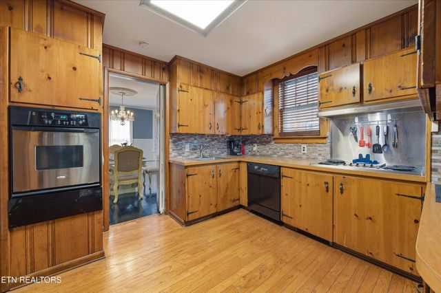 129 S Kingston Ave, Rockwood, TN 37854