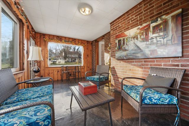 129 S Kingston Ave, Rockwood, TN 37854