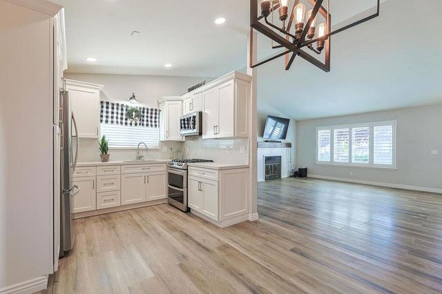 544 Saint George, Salinas, CA 93905