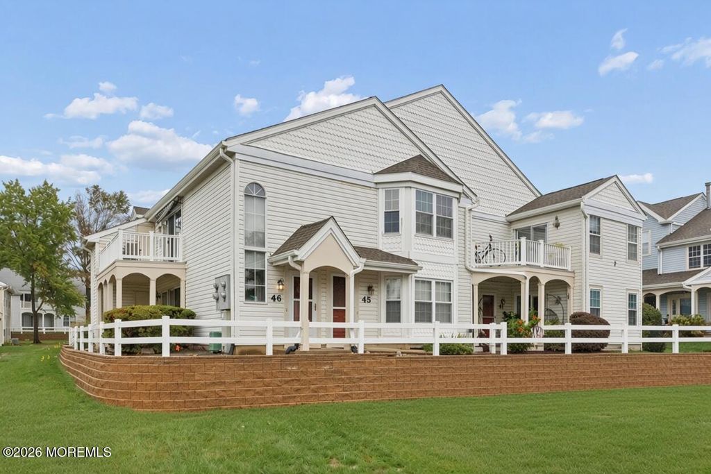 46 Tulip Lane, Freehold, NJ 07728