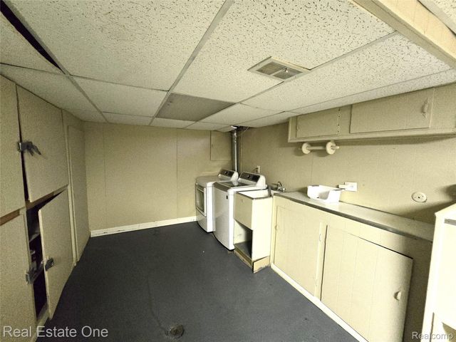 2601 Woodside Street, Dearborn, MI 48124