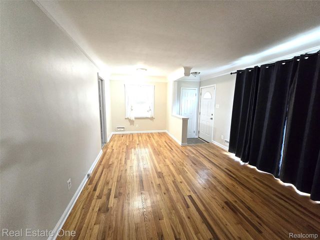 2601 Woodside Street, Dearborn, MI 48124