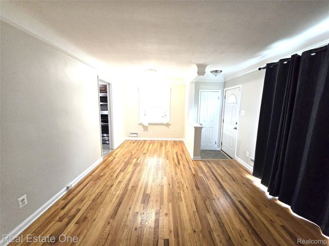 2601 Woodside Street, Dearborn, MI 48124
