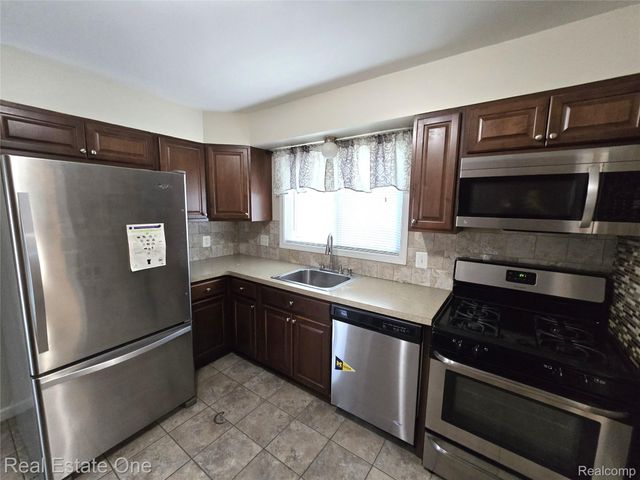 2601 Woodside Street, Dearborn, MI 48124
