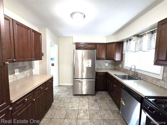 2601 Woodside Street, Dearborn, MI 48124