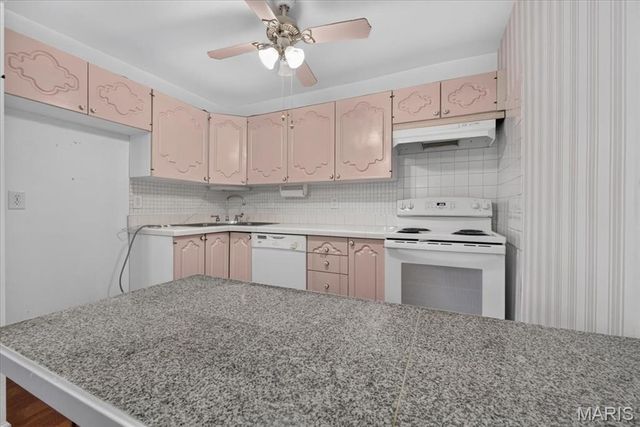 1143 Appleseed Lane D, Olivette, MO 63132