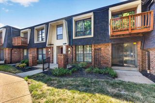 1143 Appleseed Lane D, Olivette, MO 63132