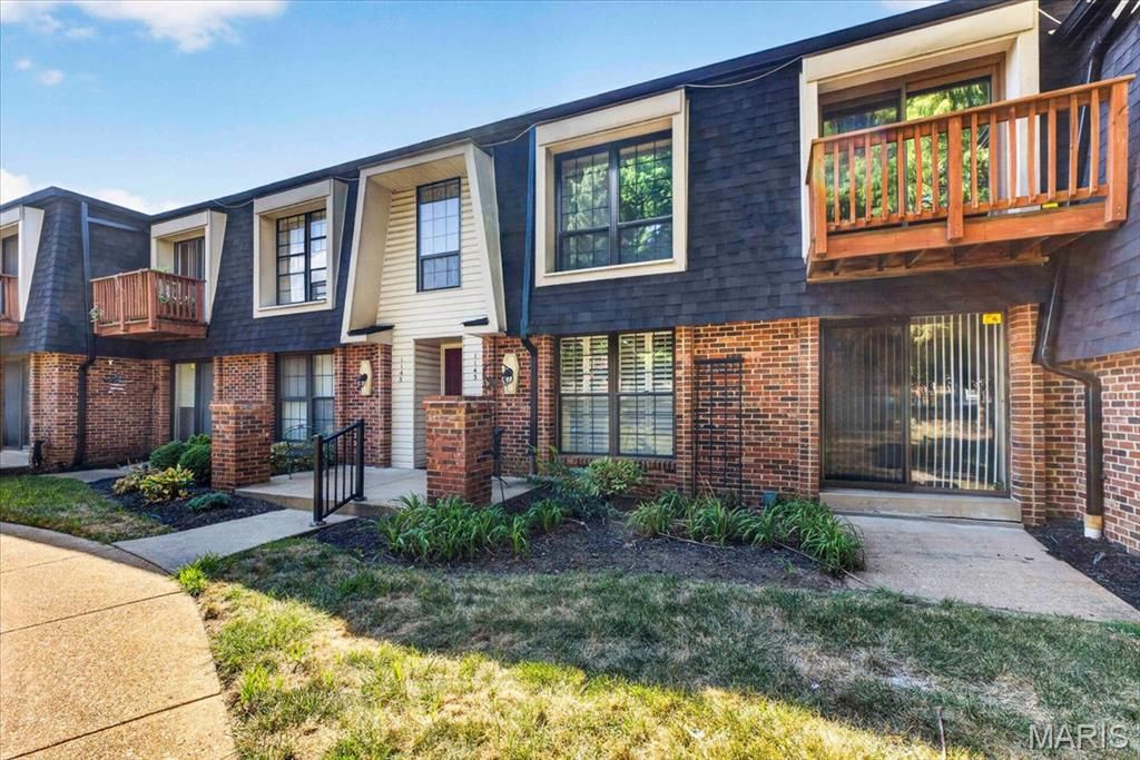 1143 Appleseed Lane D, Olivette, MO 63132