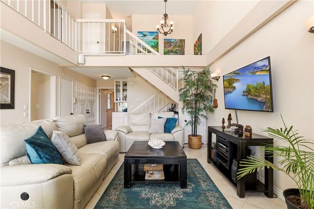 4574 Gateshead, Oxnard, CA 93035