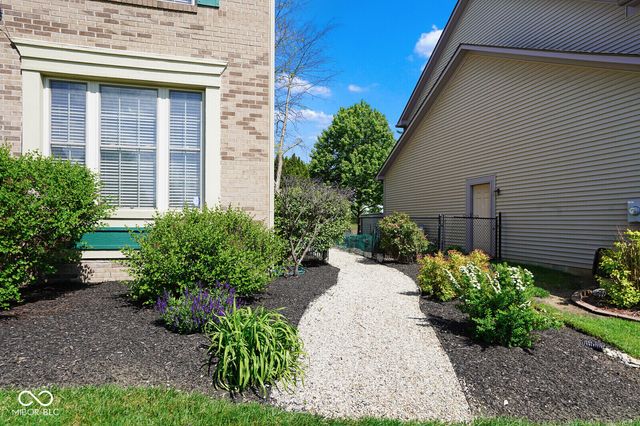 1093 Bennington Court, Greenwood, IN 46143