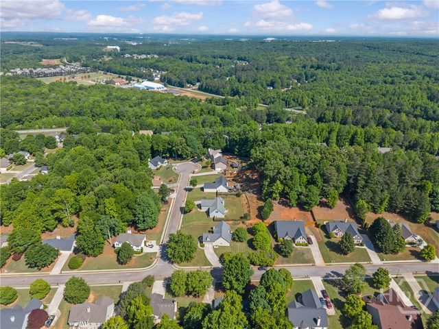 180 Laurel Oaks Lane, Jefferson, GA 30549