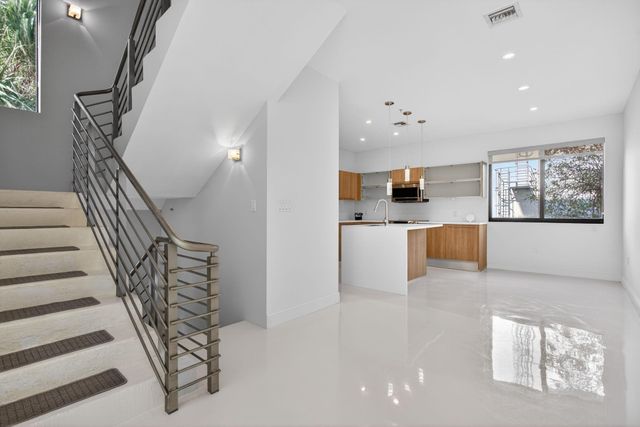 196 SE 4th Terrace K-1, Pompano Beach, FL 33060