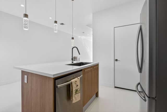 196 SE 4th Terrace K-1, Pompano Beach, FL 33060