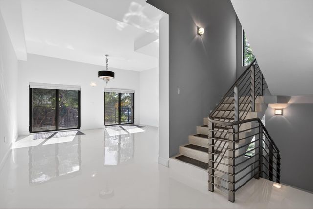 196 SE 4th Terrace K-1, Pompano Beach, FL 33060