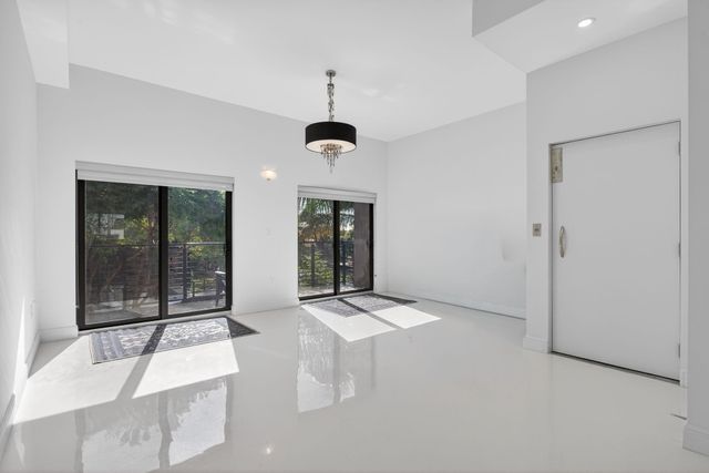 196 SE 4th Terrace K-1, Pompano Beach, FL 33060