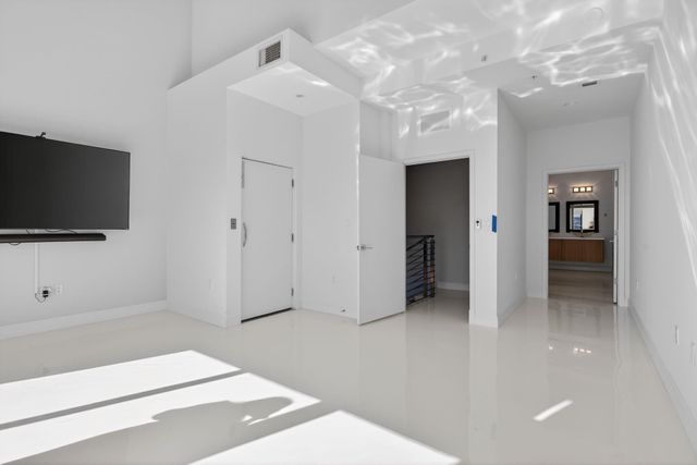 196 SE 4th Terrace K-1, Pompano Beach, FL 33060