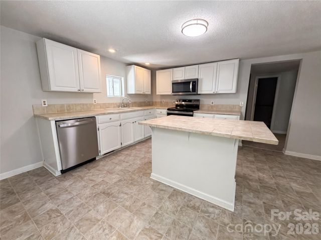 411 Ewing Drive, Belmont, NC 28012