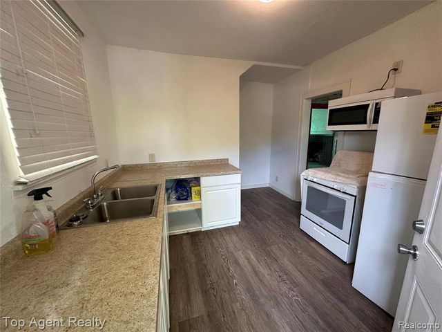 2510 Sturtevant Street, Detroit, MI 48206
