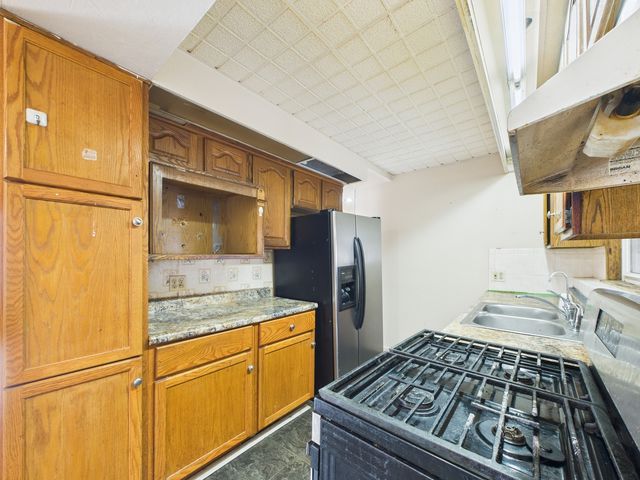8718 Plainfield Road, Lyons, IL 60534